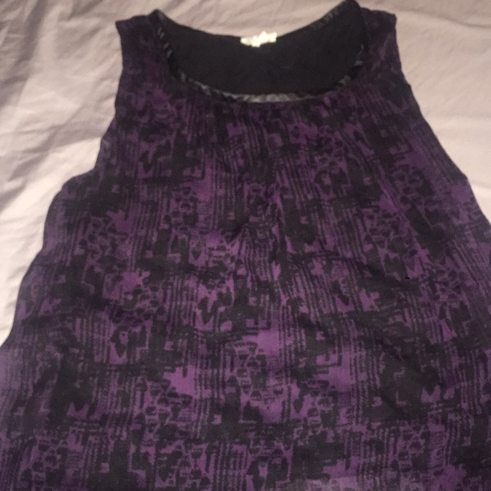 XL Converse One Star tank with lining underneath.